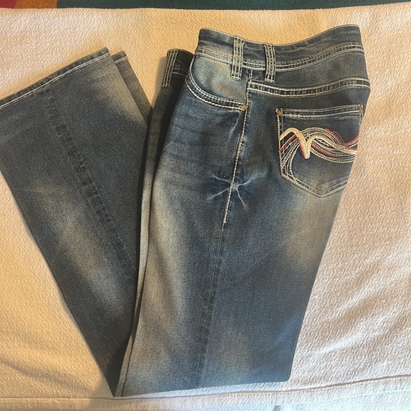 Rock and Roll Cowgirl jeans in gently used condition - Picture 5 of 5